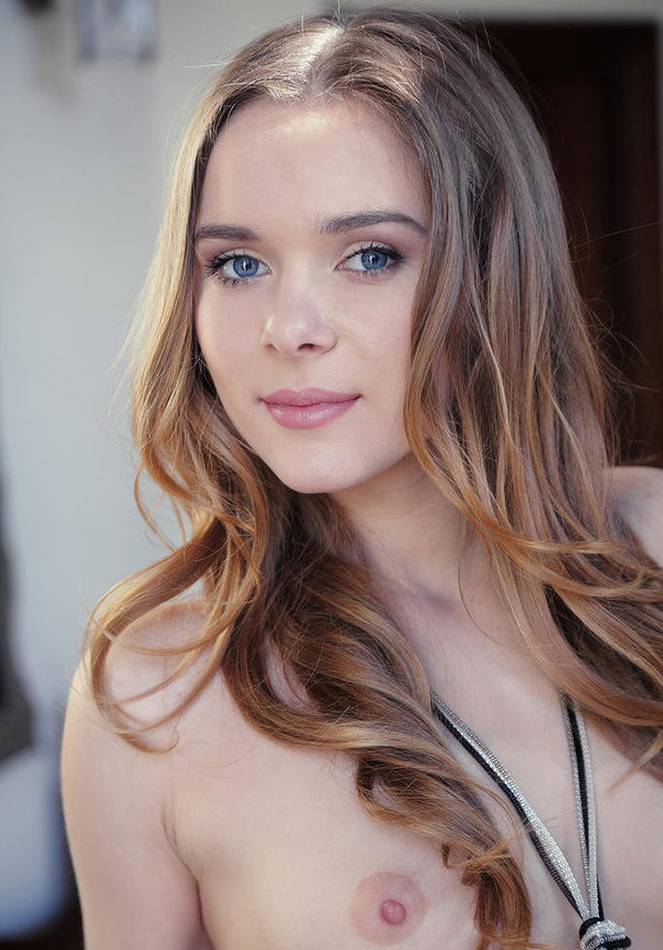 Лена, 24 года, 1 размер груди